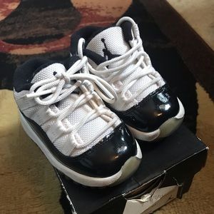 Jordan 11 Low “Concord”